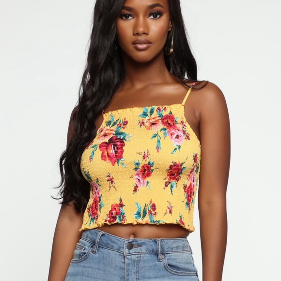 Fashion Nova Tops - NWT Fashion Nova Garden Glows Crop Top Large